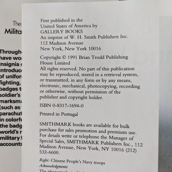 The Concise Illustrated Book of Military Badges and Insignia By Mark Lloyd - Picture 8 of 9